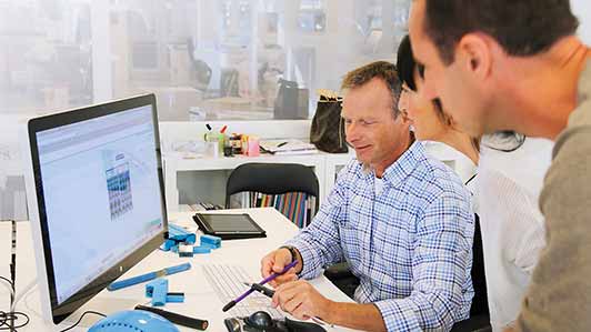 Etan&#x219;&#x103;ri &#x219;i treceri personalizate