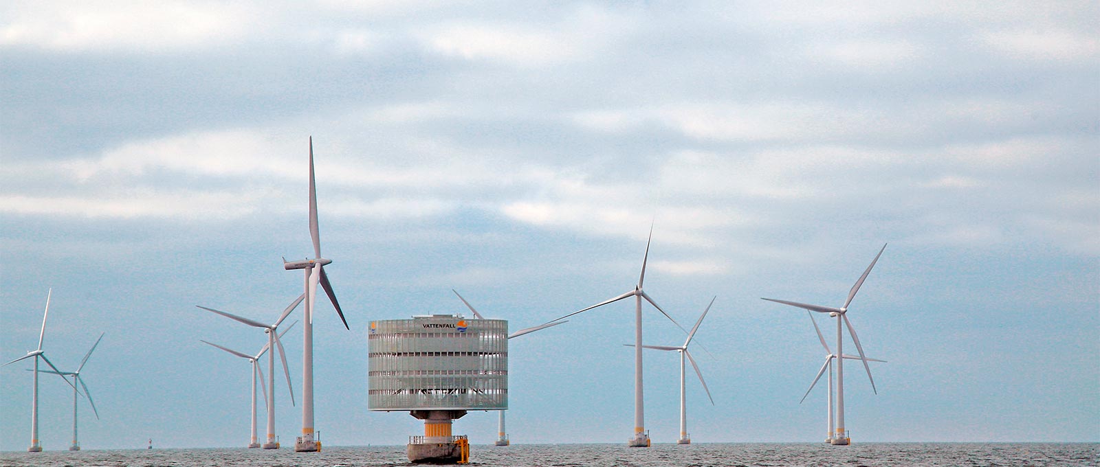 Sealing cables in offshore substations