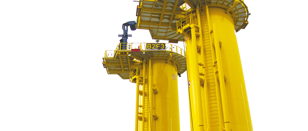 Cable and pipe seals for jackets and monopile foundations