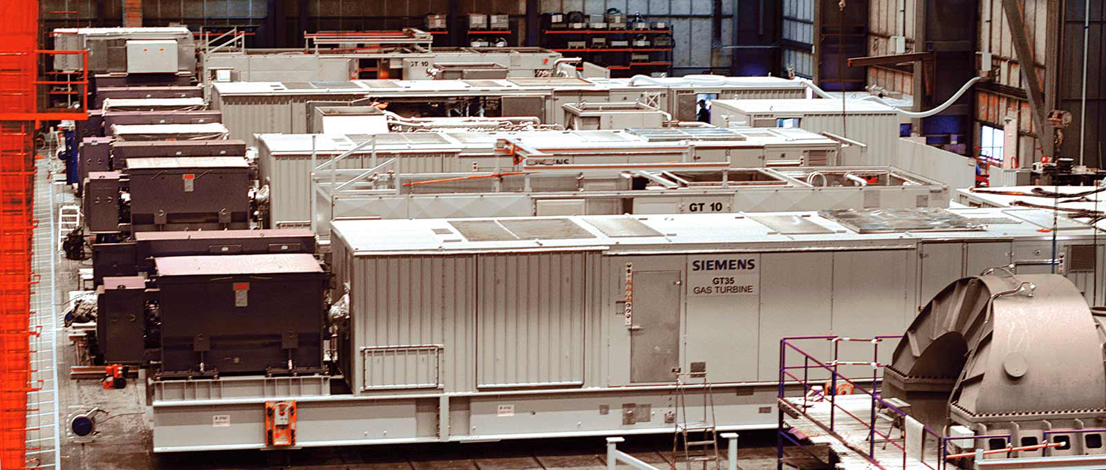 Vedações para cabos e tubulações para geradores e turbinas