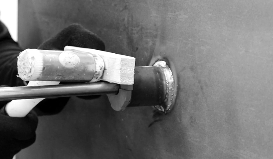 Boru ge&#xE7;i&#x15F;lerinizi korumak i&#xE7;in yal&#x131;t&#x131;m tapalar&#x131; kullan&#x131;yor musunuz?