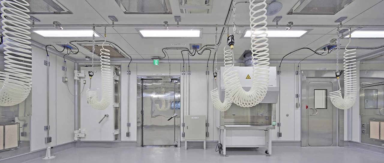 Cable and pipe seals for pharma & labs