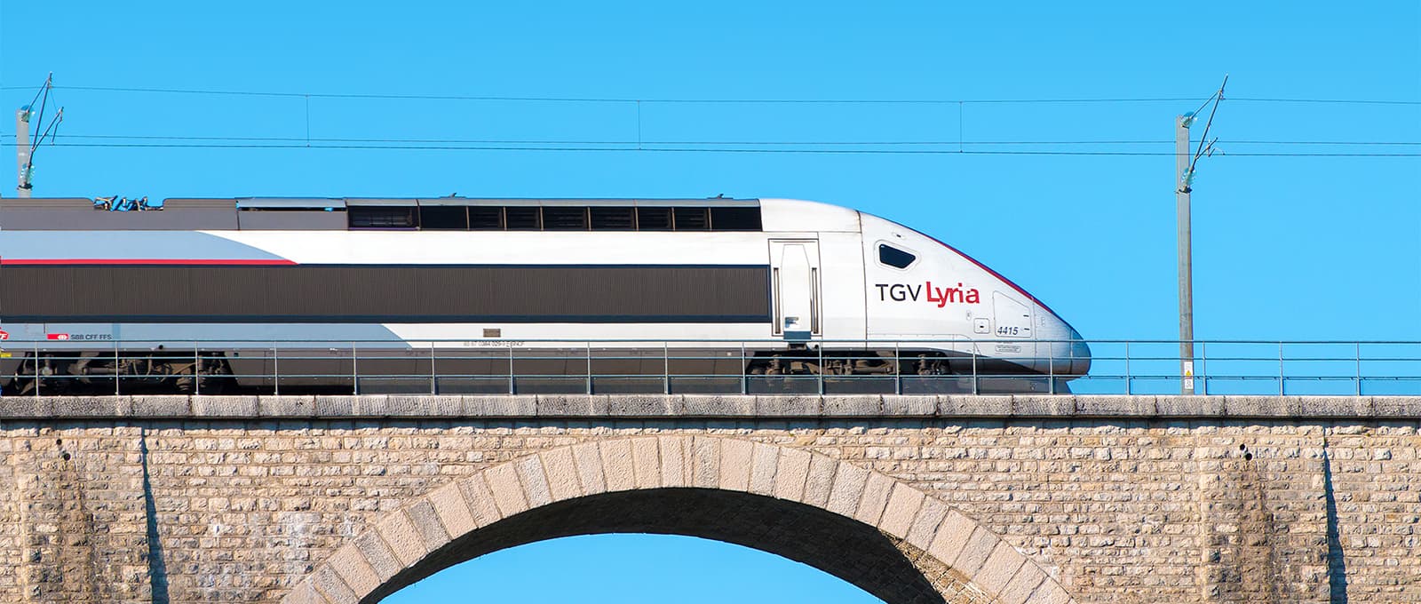 Selagem e fixa&#xE7;&#xE3;o de cabos para material rodante