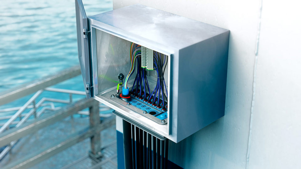 Roxtex Multigate Roxtec cable and pipe seals contribute to efficient port ...