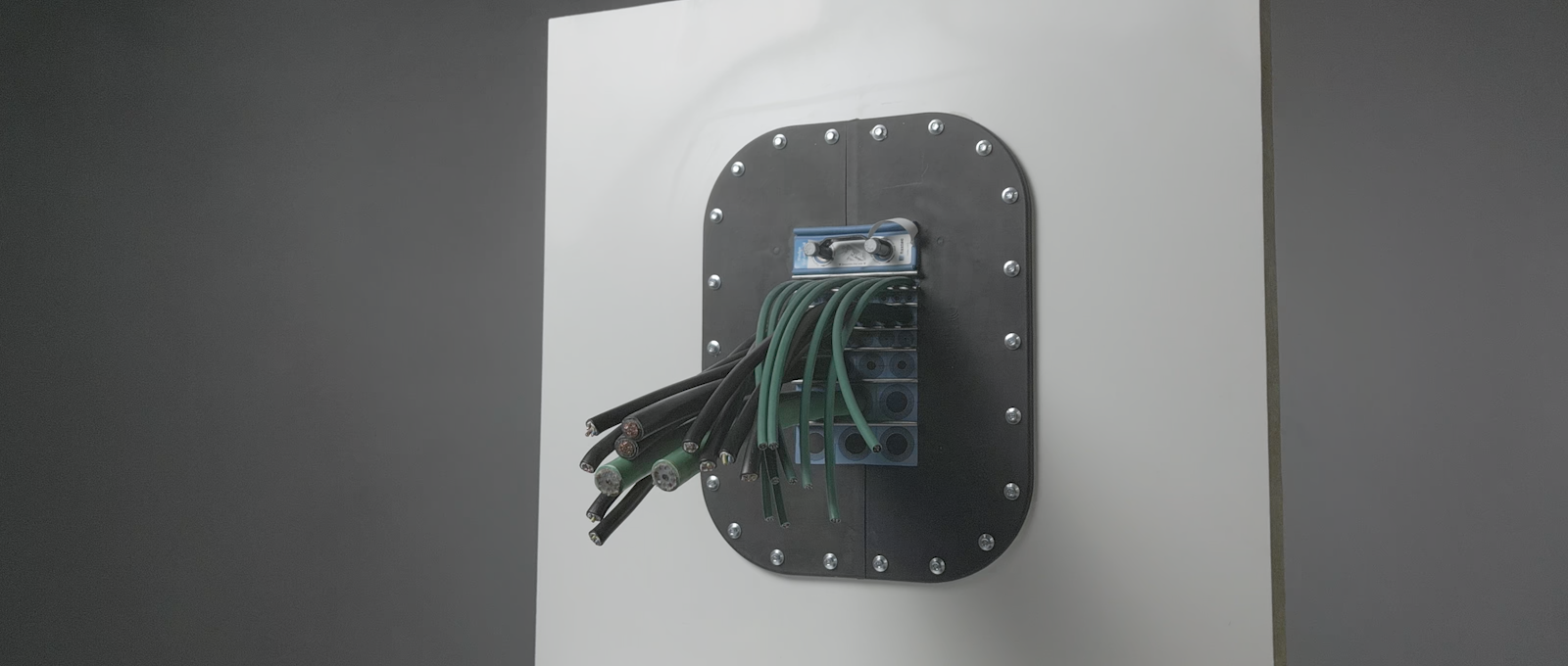 Roxtec FlamePlus&#x2122; &#x2013; um tr&#xE2;nsito multicabo leve em design modular  