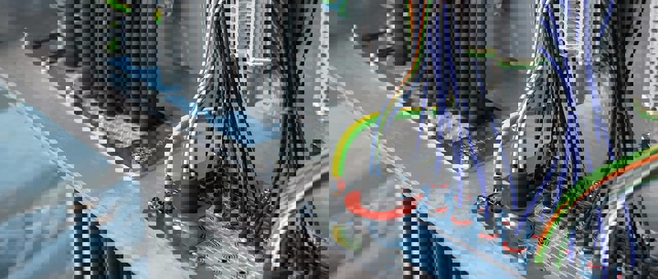 Multi-cable transits in cabinets and enclosures