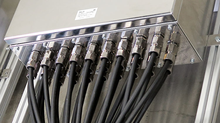 Roxtec_vs_glands - A2 text image.jpg