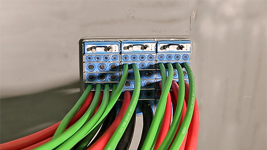 The major differences between mechanical seals and mastic, compounds, and wet applied systems