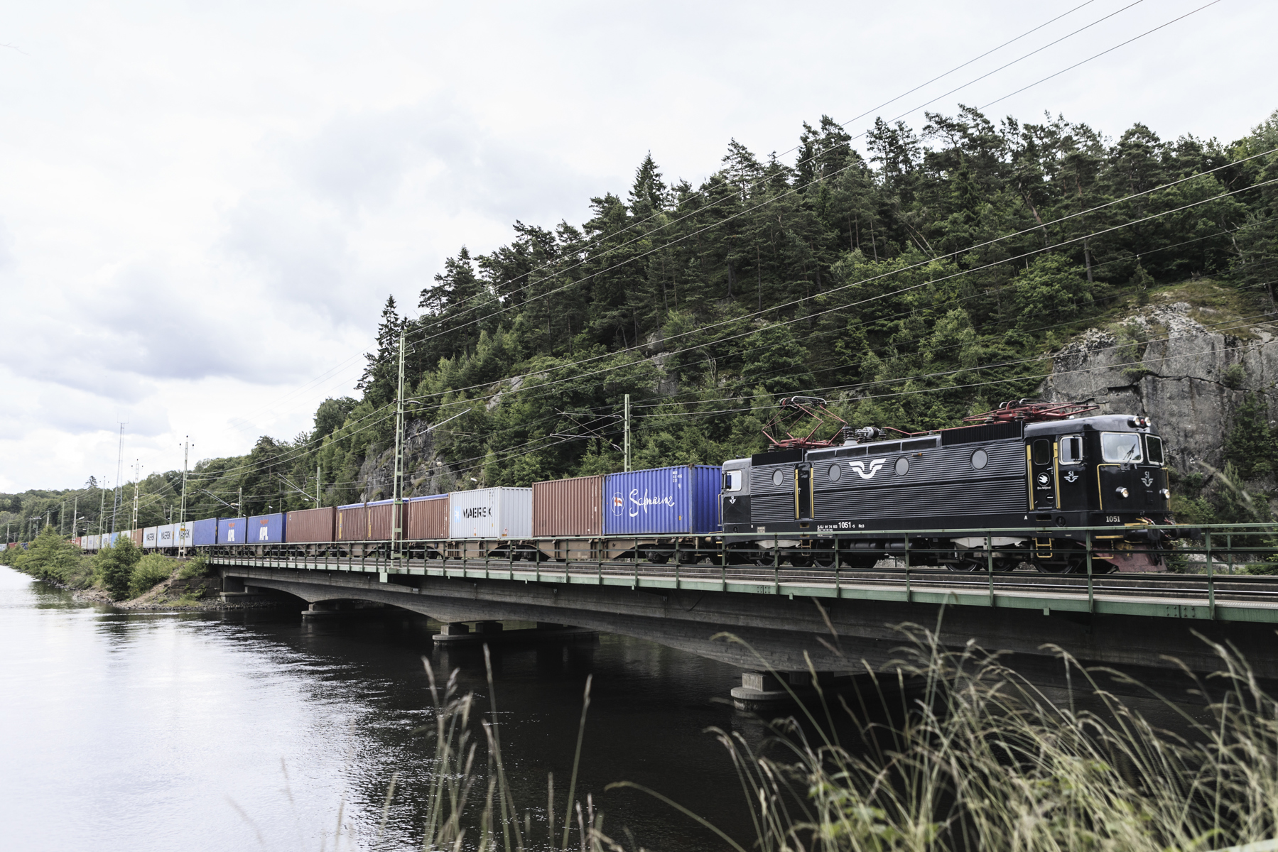 container-shuttle-on-the-way-to-the-port-of-gothenburg.jpg