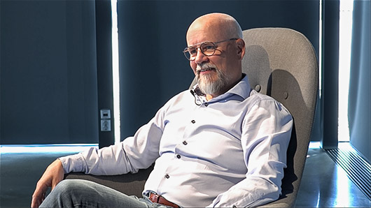 Gerencie passagens de cabos e tubos online