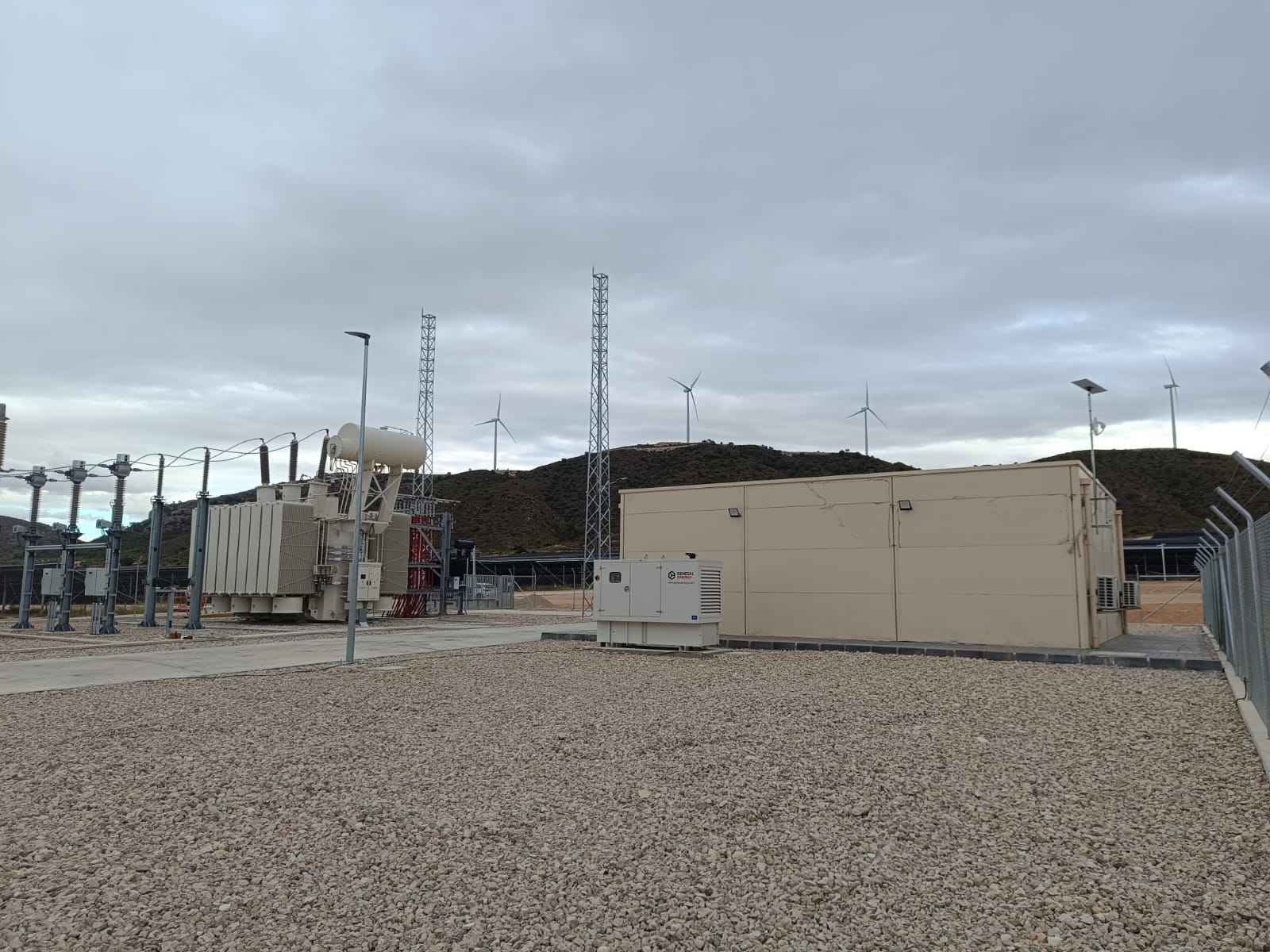 Tuuli- ja aurinkovoimaloiden sähköasemien suojaaminen – Sarpel Ingeniería (Energy Solar Tech -konserniin kuuluva yritys), Espanja
