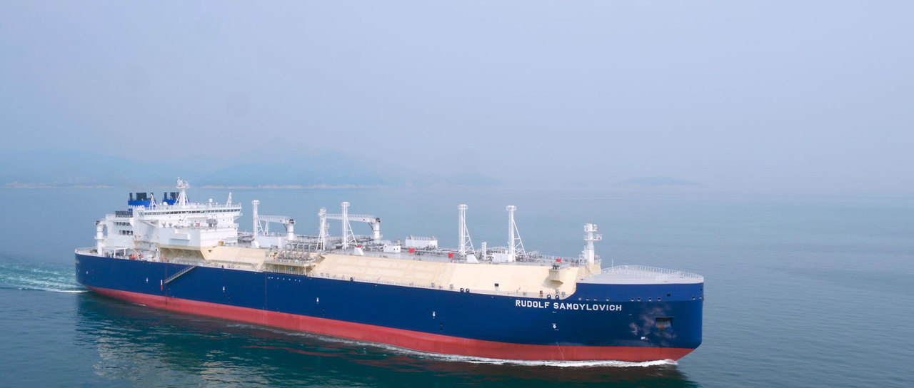 Roxtec transits protect the world's first ARC-7 LNG carrier